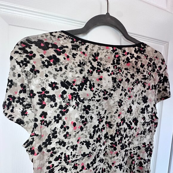 Elle Large Abstract Animal Floral Jersey Knit Cap Sleeve Keyhole Bow Accent Top - Picture 6 of 9